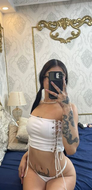 Model - Cata Stones deepthroat