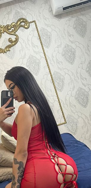 Model - Cata Stones deepthroat