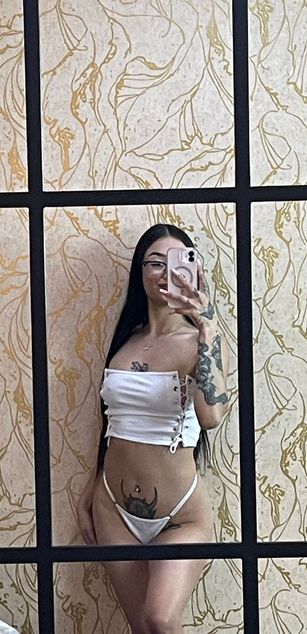 Model - Cata Stones deepthroat