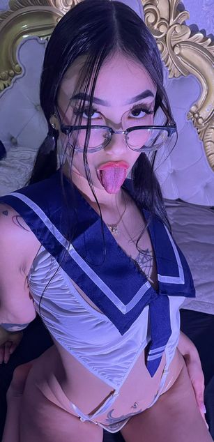 Model - Cata Stones deepthroat