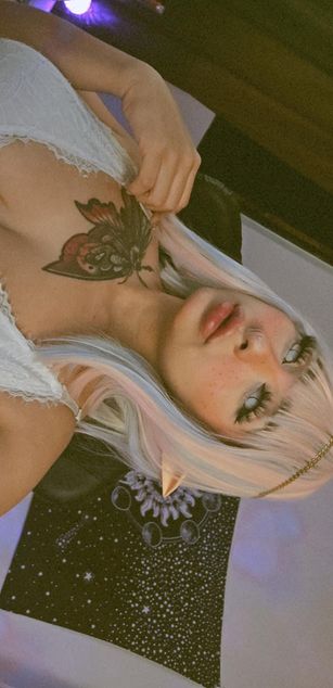 Model - coraline sexy