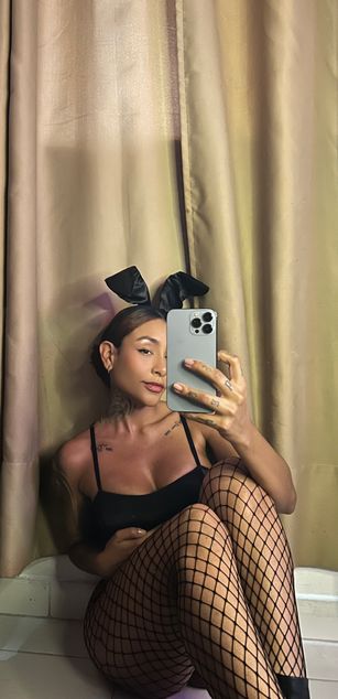 Model - EllaRose blowjob