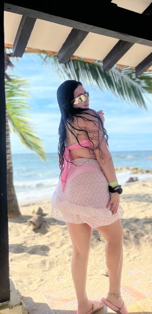 Model - Anahi Vega 18