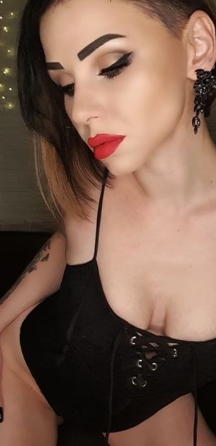 Model - AnnaLu heels