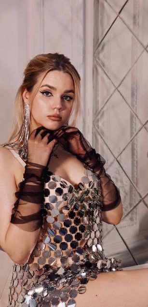 Model - April dirtytalk