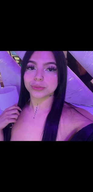 Model - Brianna Hill deepthroat