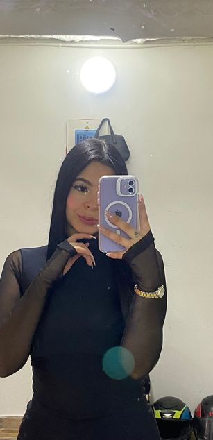 Model - Brianna Hill deepthroat