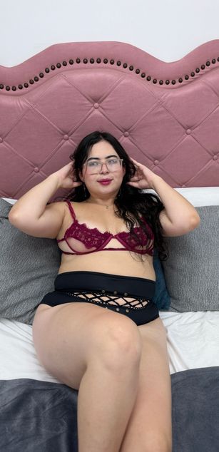 Model - Anahi Vega 18