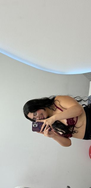 Model - Anahi Vega 18