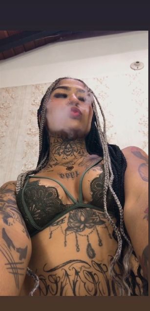 Model - EmilieLake JOI