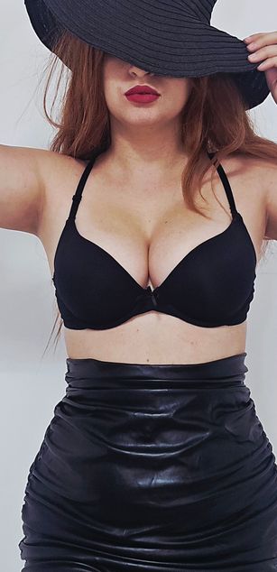 Model - GiannaDavis blueeyes