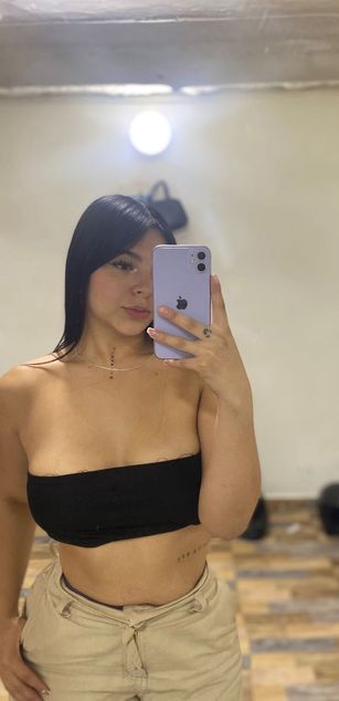 Model - Brianna Hill deepthroat