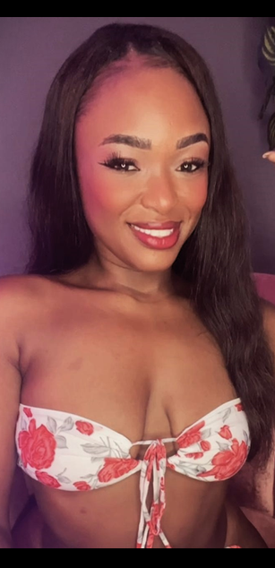 Model - Melanie Williams deepthroat