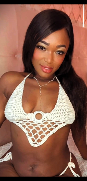 Model - Melanie Williams deepthroat