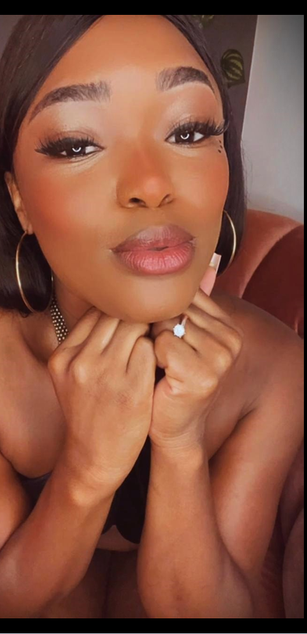 Model - Melanie Williams deepthroat