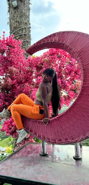 Model - Melanie Williams deepthroat