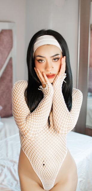 Model - Bruna Santos ass