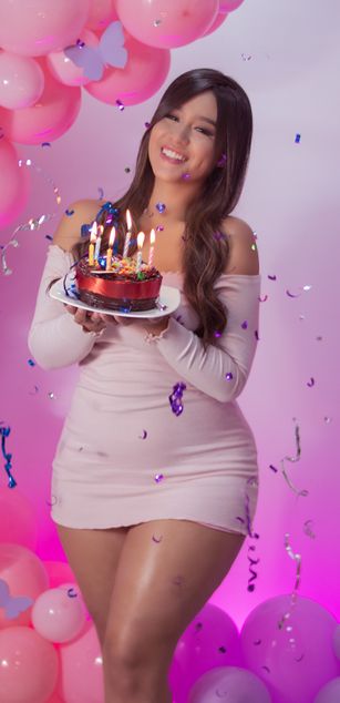 Model - Lisana Smith deepthroat