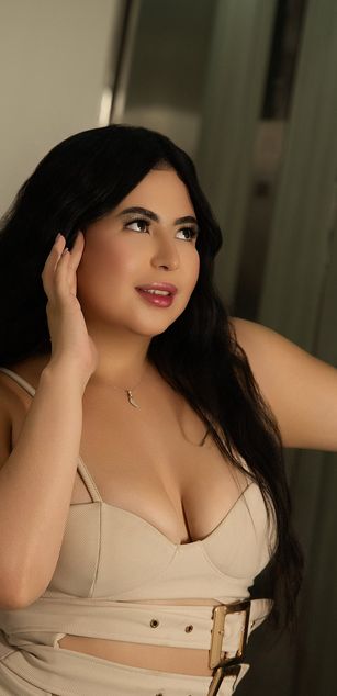 Model - Anahi Vega 18