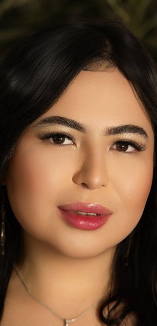 Model - Anahi Vega 18