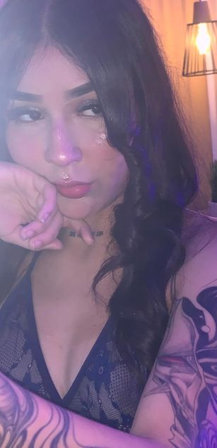 Model - Violet Blaze blowjob