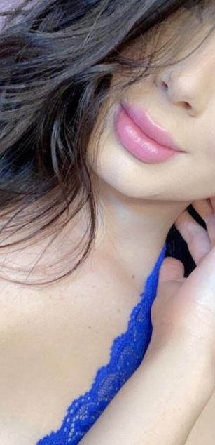 Model - EmilyPrada deepthroat