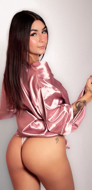 Model - Violet Blaze blowjob