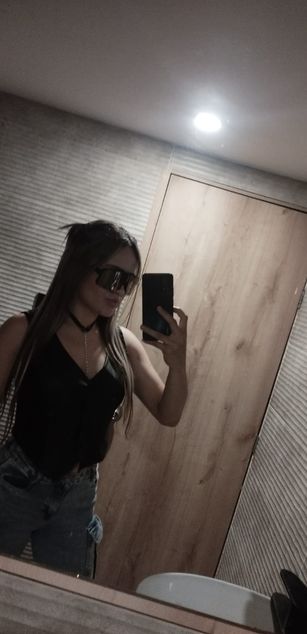 Model - ZoeWillis blowjob