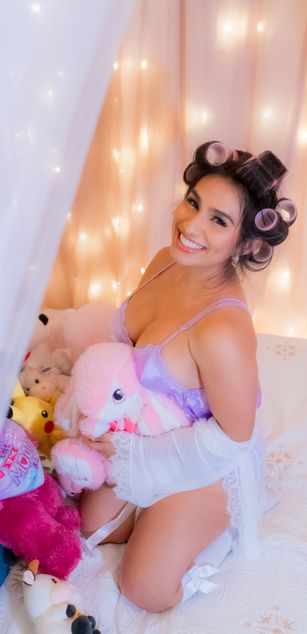 Model - Valery D. bigtits