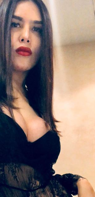 Model - MADOCVENTURA striptease