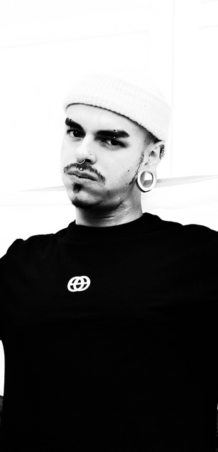 Model - Kalettattos striptease