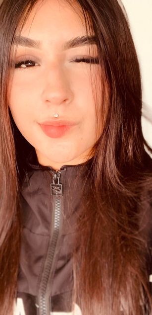 Model - Violet Blaze blowjob