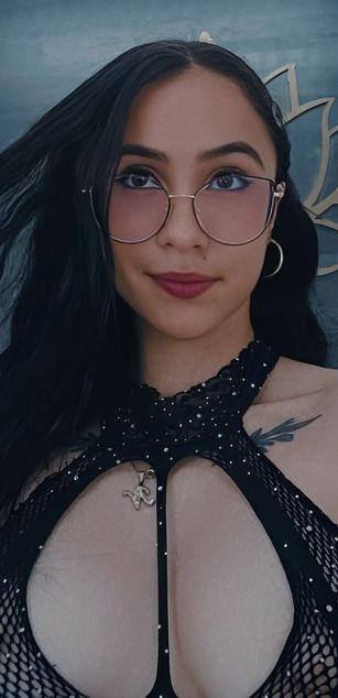 Model - Alana Martinez roleplay