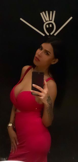 Model - MadocVentura striptease