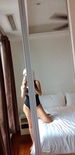 Model - MadocVentura striptease