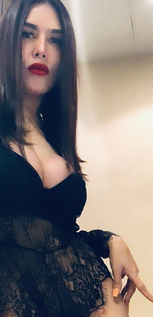 Model - MadocVentura striptease