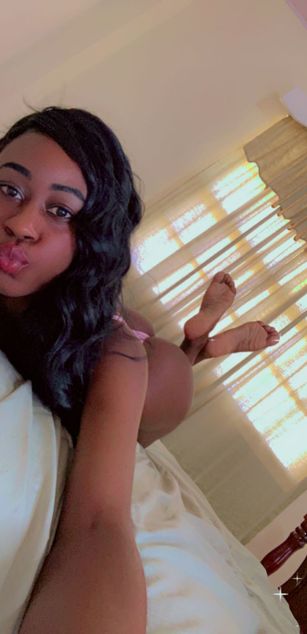 Model - SexyShan milf