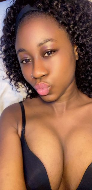 Model - SexyShan milf