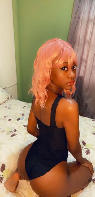 Model - SexyShan milf