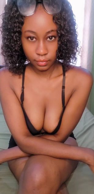 Model - SexyShan milf