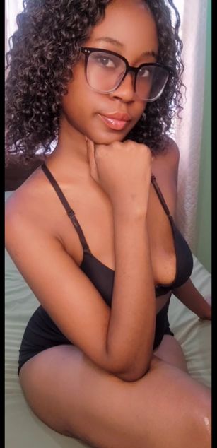 Model - SexyShan milf