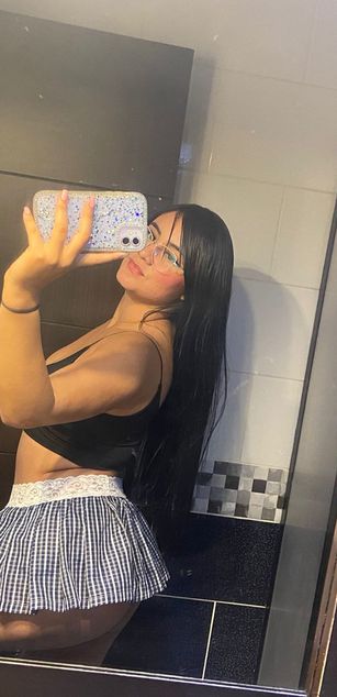 Model - Dulce_amg ass