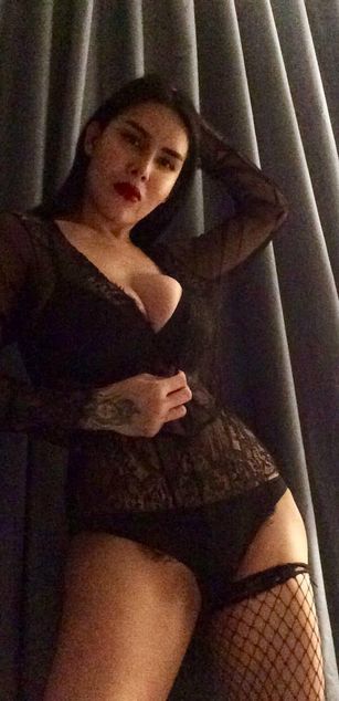 Model - MADOCVENTURA striptease