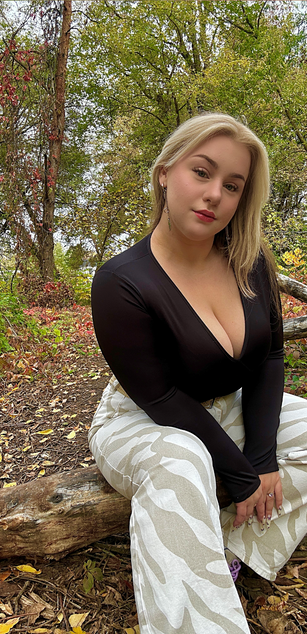 Model - AlSunset bigboobs