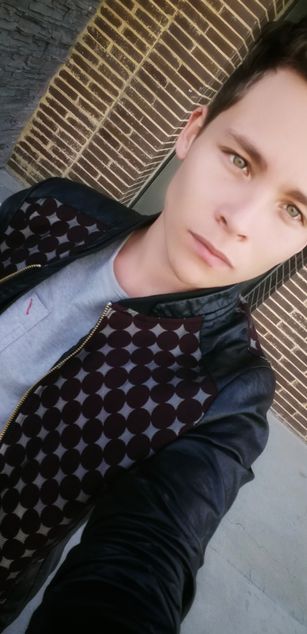 Model - ZacRayder Sumition