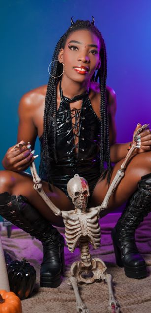 Model - ALEXANDRA CAMPBELL blowjob