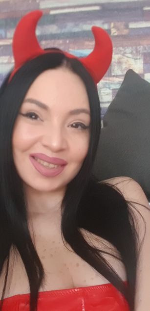 Model - LunnaGray blowjob