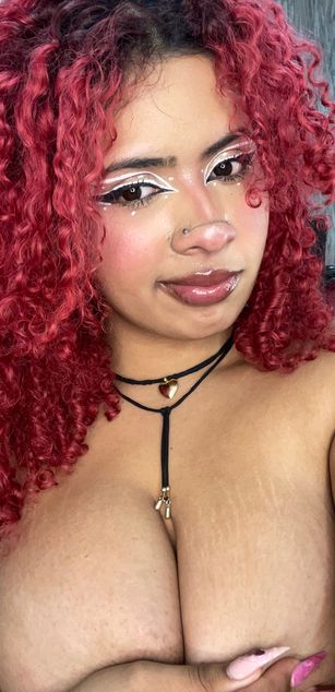 Model - Idun Brunette blowjob