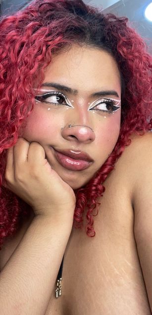 Model - Idun Brunette blowjob