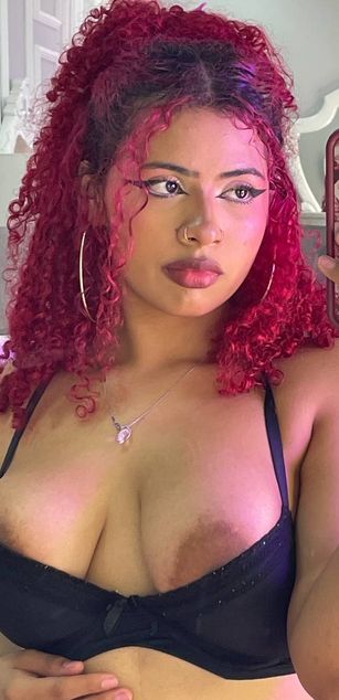 Model - Idun Brunette blowjob